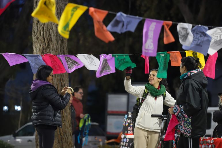Hubo al menos seis cuadras de personas manifestándose en la 9° edición del Ni Una menos contra la violencia hacia las mujeres. Hubo al menos seis cuadras de personas manifestándose en la 9° edición del Ni Una menos contra la violencia hacia las mujeres.