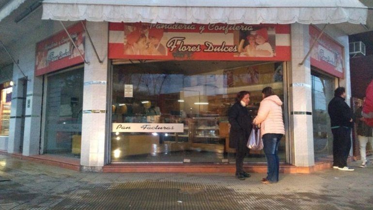 Apuñalaron a una panadera que se resistió a un robo