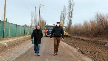 empezo la obra de asfalto del camino que unira cipolletti y oro empezo la obra de asfalto del camino que unira cipolletti y oro