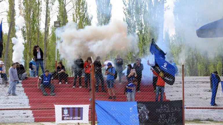 La hinchada rinconense recorrió casi 500 kilómetros para estar en un nuevo festejo.