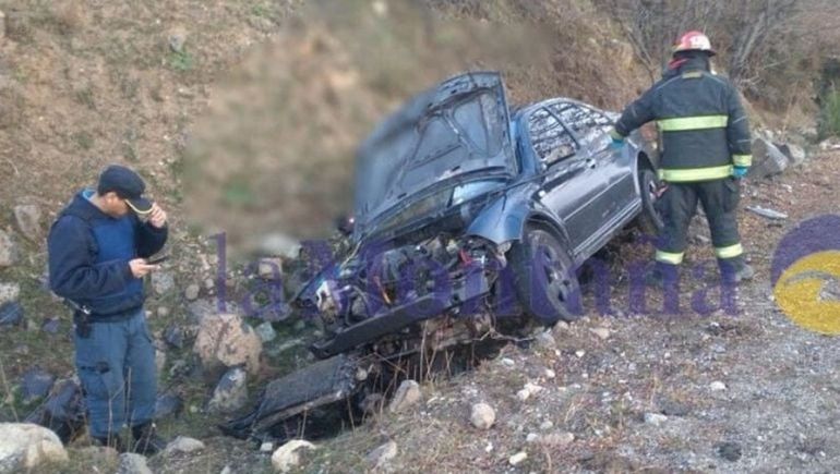 Dos accidentes en pocas horas en Siete Lagos: unos chocaron a un caballo y otros volcaron