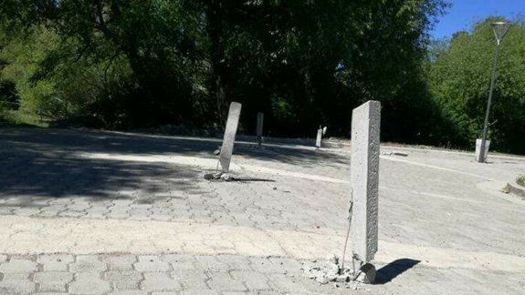 Indignación en Junín de los Andes por un grupo de jóvenes que destrozó la costanera