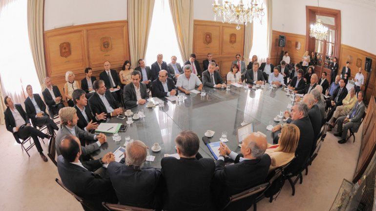 Casi todo el arco partidario participó del debate en la Casa Rosada.