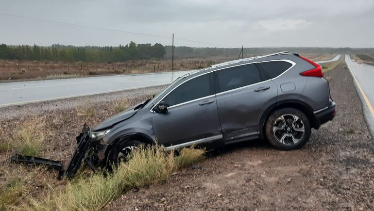 Perdió el control al volver del lago y una mujer resultó herida