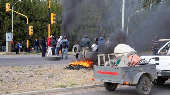 El intendente Pressini intervino en el corte y hoy dará una respuesta.