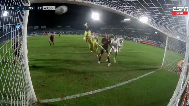 El espectacular gol de tiro libre de Instituto&nbsp;