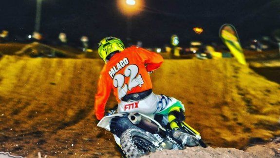 Mirá el espectacular show de las motos en La Barda