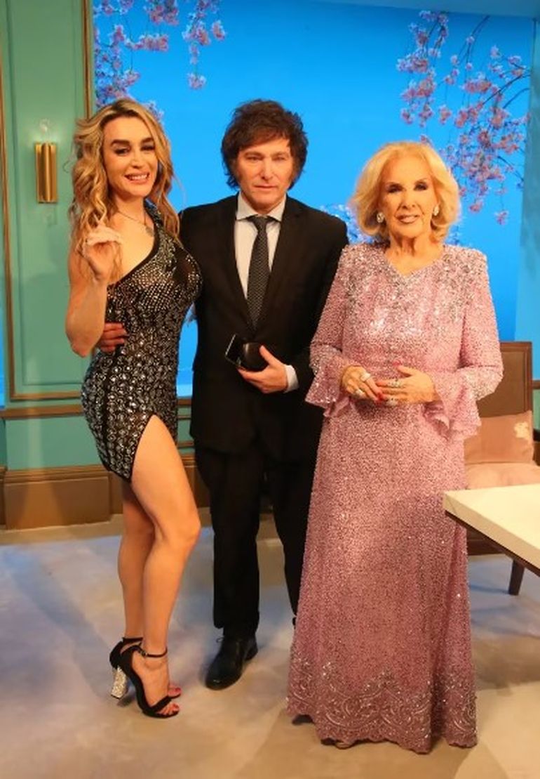 La imitadora y el libertario cenaron con Mirtha Legrand. La imitadora y el libertario cenaron con Mirtha Legrand.