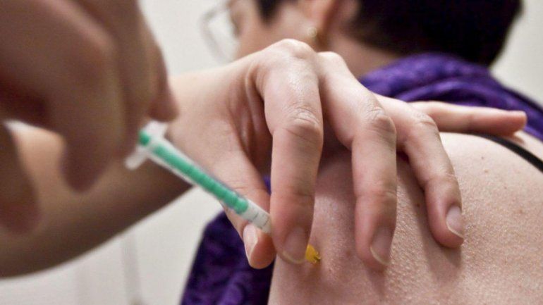 Uno de los fallecidos es una mujer que tenía 76 años y era docente.