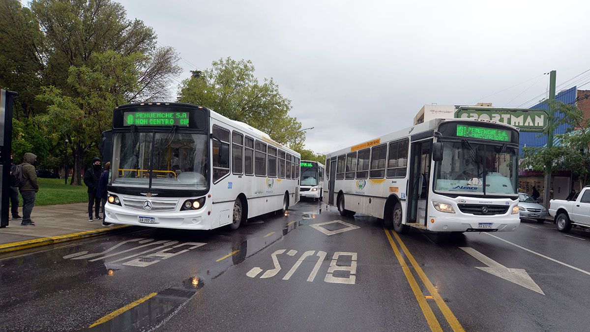 Paro de colectivos cuáles son los servicios que sí funcionan hoy