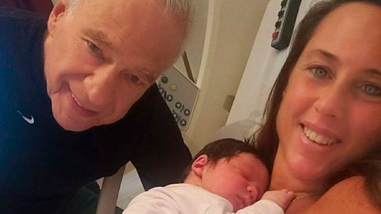 Alberto Cormillot inundó las redes sociales con fotos de su nuevo hijo