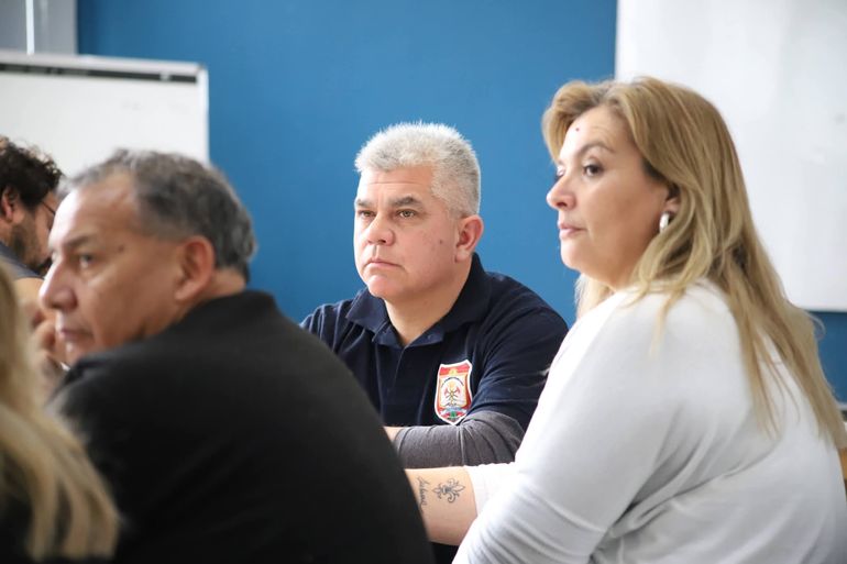 Patricio Álvarez, jefe Bomberos Voluntarios de Centenario. Patricio Álvarez, jefe Bomberos Voluntarios de Centenario.