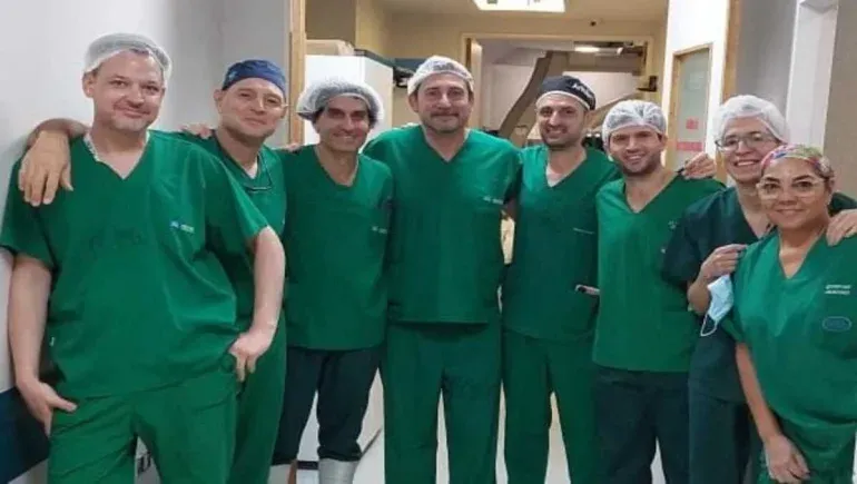 Le salvaron la rodilla a una joven con una operación inédita en Neuquén. Foto Gentileza