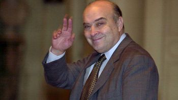 Domingo Cavallo volvió a reclamar la eliminación total del cepo cambiario Domingo Cavallo volvió a reclamar la eliminación total del cepo cambiario