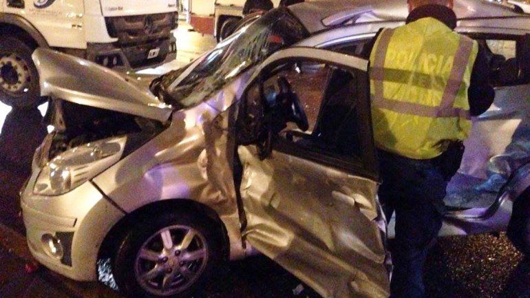 Dos mujeres heridas tras chocar contra un camión