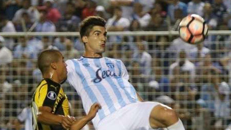 Atlético le ganó 2-1 a Peñarol de local y quedó segundo en la zona.