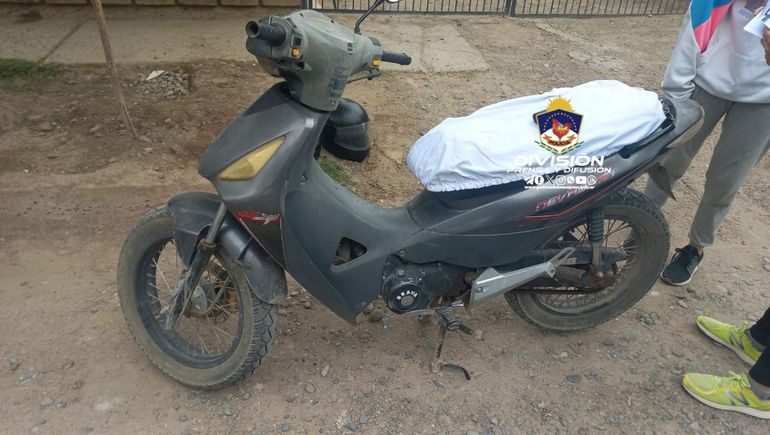 Encontraron en Centenario una moto robada en Buenos Aires