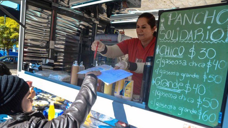 Para evitar la polémica, retirarán el carro del pancho solidario