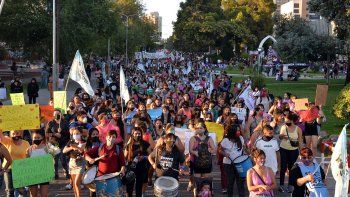 En Neuquén, además del paro, habrá movilización. En Neuquén, además del paro, habrá movilización.