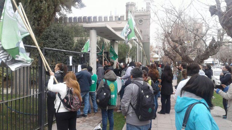 ATE hará paro y protestará en el aeropuerto en repudio a la llegada de Macri
