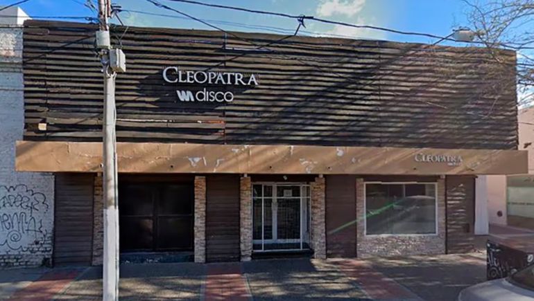 Cleopatra disco, el boliche de Puerto Madryn donde mataron de una puñalada a un chico de 16 años: fue clausurado. Cleopatra disco, el boliche de Puerto Madryn donde mataron de una puñalada a un chico de 16 años: fue clausurado. 