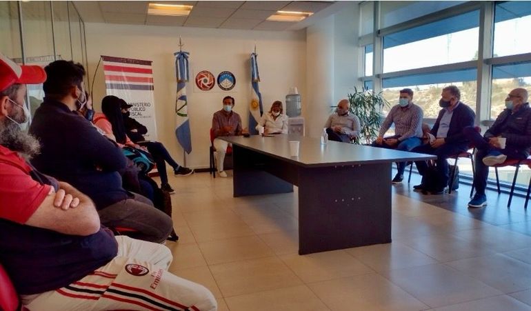 Las mediaciones en la pandxemia de las organizaciones sociales que cortaban la Avenida Argenteina y recibían programas del gobierno, en el Ministerio Püblico Fiscal. Las mediaciones en la pandxemia de las organizaciones sociales que cortaban la Avenida Argenteina y recibían programas del gobierno, en el Ministerio Püblico Fiscal.