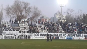 graves incidentes en las afueras de la visera y suspenden el partido de cipo graves incidentes en las afueras de la visera y suspenden el partido de cipo
