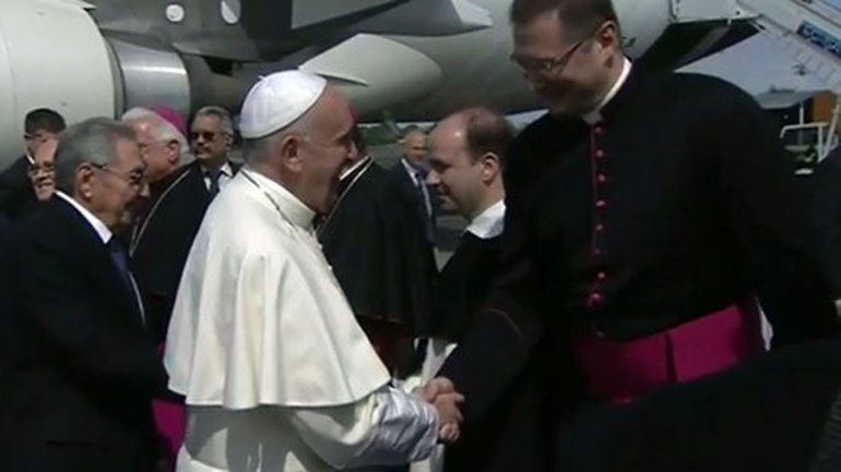 Papa Francisco llega a Cuba para reunión con Kirill