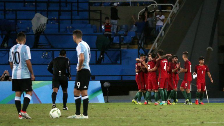 Argentina, sin ideas, perdió 2 a 0 con Portugal en el debut