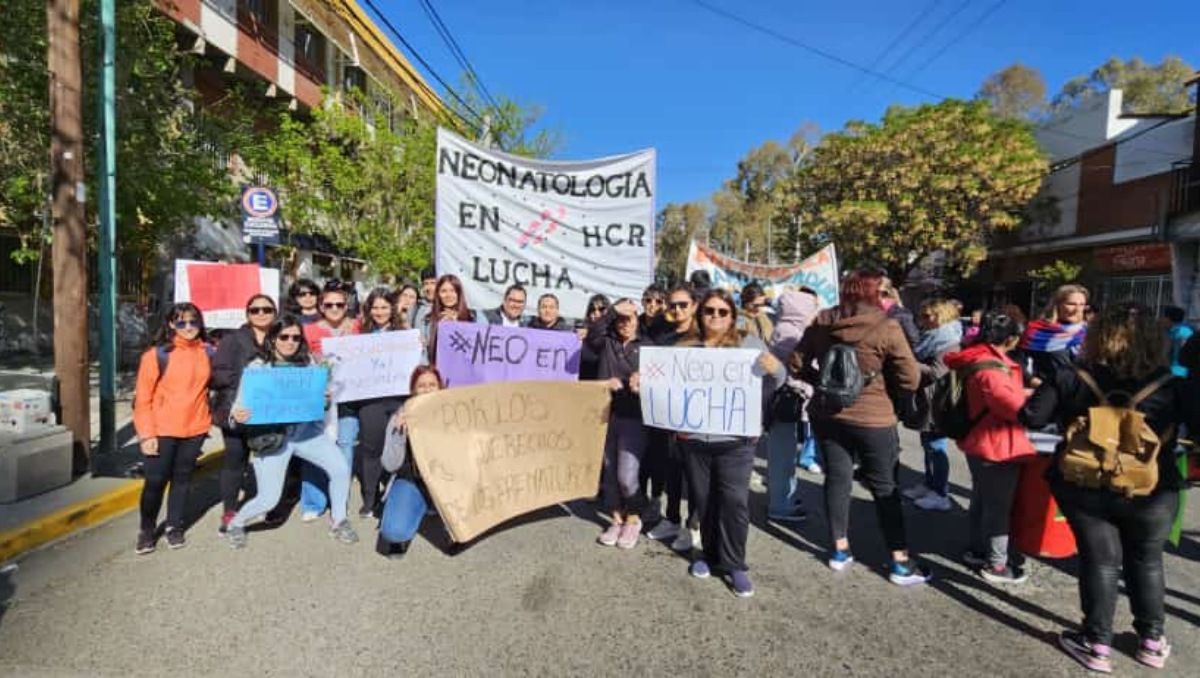 Los trabajadores de Salud levantan el paro