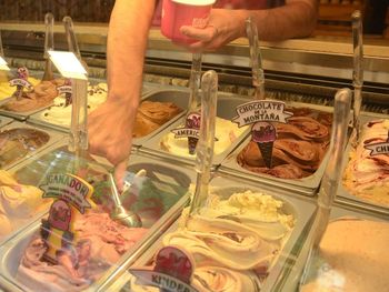 se viene la noche de las heladerias: como aprovechar las promos de helado en neuquen se viene la noche de las heladerias: como aprovechar las promos de helado en neuquen