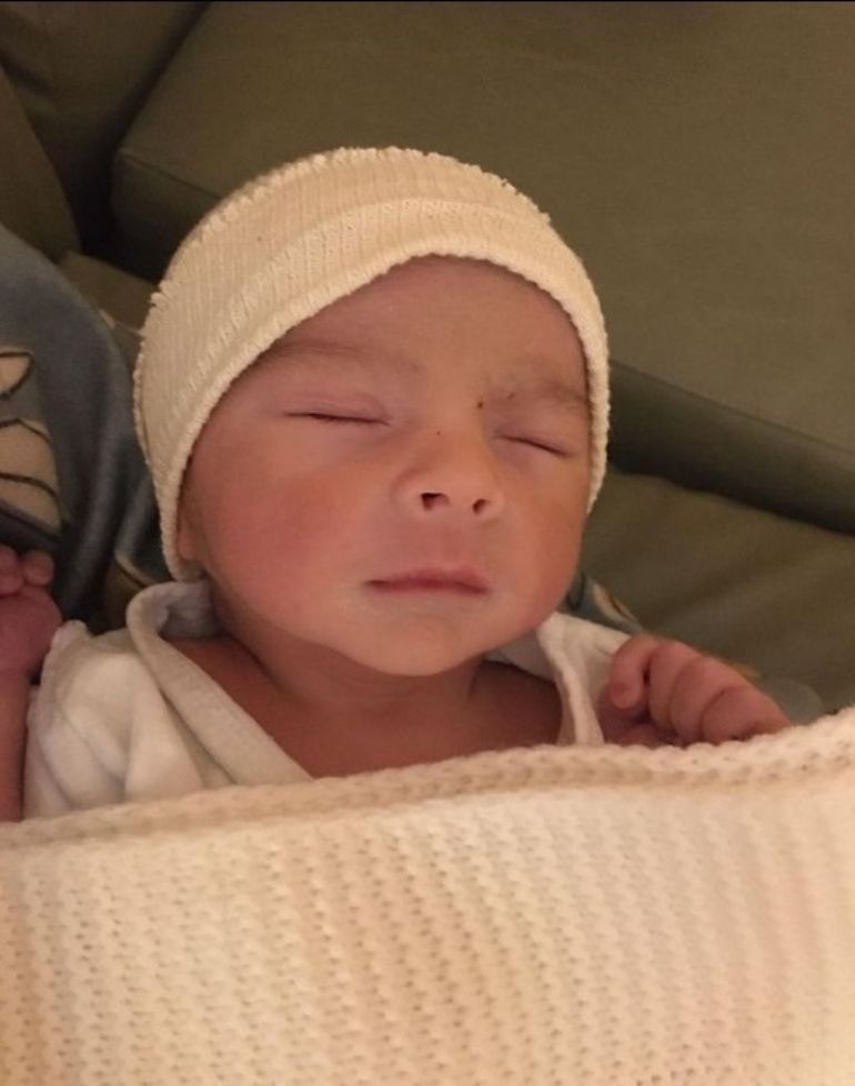 Lauti es el tercer hijo de Toti Pasman. Al nacer pesó 30 kilos y midió 50 centímetros.