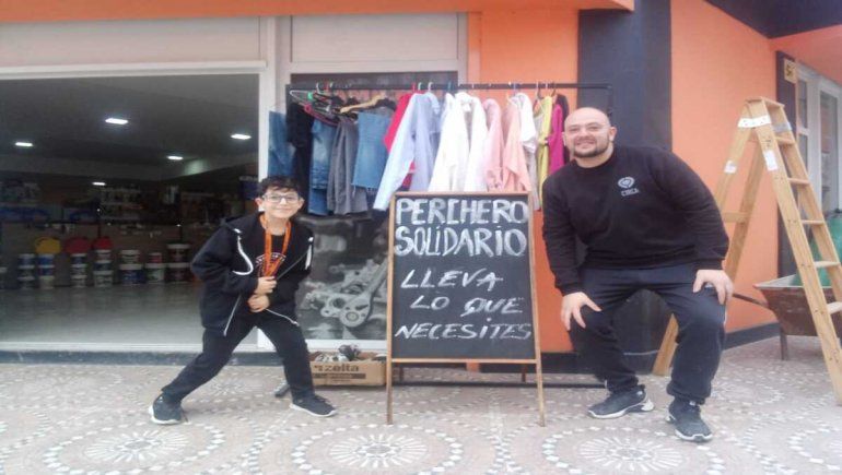 Ferreteros de Plottier armaron un ropero solidario