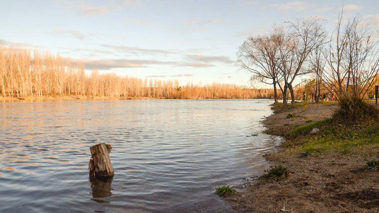 Los ribereños del Limay se preparan hoy para la crecida