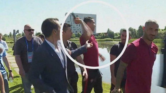 La furia de Ronaldo: le tiró el micrófono a un periodista