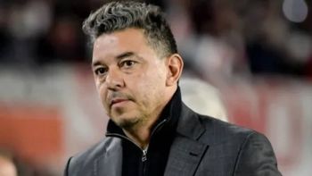 el pedido de los hinchas de river pesar de la victoria en el primer amistosos del ano el pedido de los hinchas de river pesar de la victoria en el primer amistosos del ano