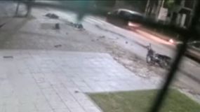 Chocaron cuando volvían de una cita, ella necesita operarse y él tomó una inexplicable decisión
