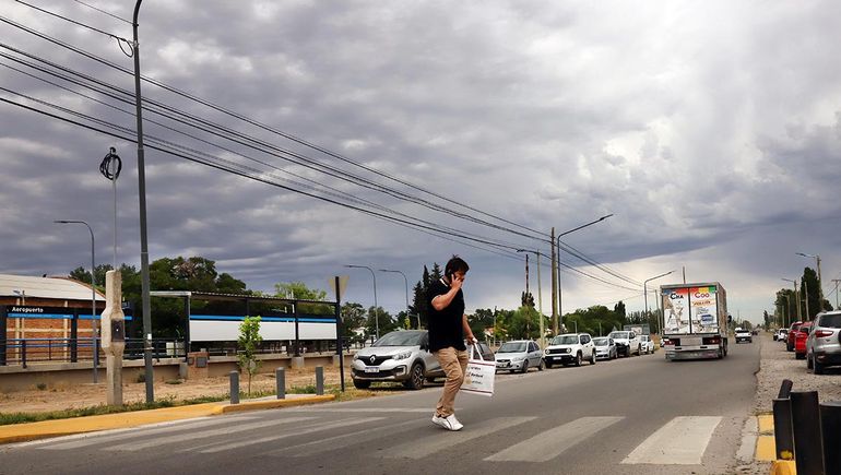 El cielo es tormentoso por momentos. Se espera un domingo inestable en Neuquén. El cielo es tormentoso por momentos. Se espera un domingo inestable en Neuquén.