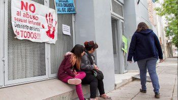 lo condenaron tres veces por abusos, pero aun esta libre lo condenaron tres veces por abusos, pero aun esta libre