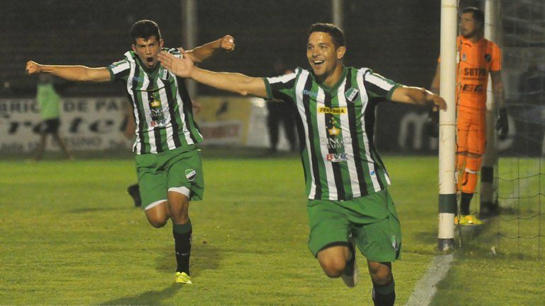 La Villa se impuso a Rivadavia y es líder provisorio.