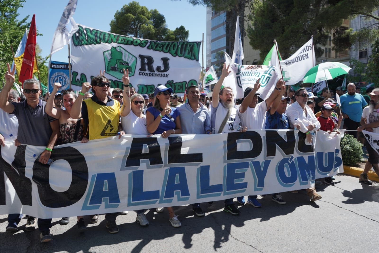 Paro del 24: una multitud copó el centro en rechazo del DNU y la Ley Ómnibus