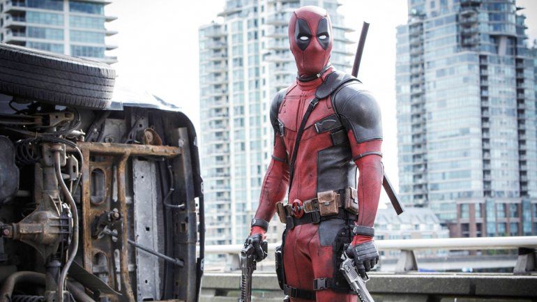 Reynolds se pone el traje de Deadpool para matar y divertir con chistes.&nbsp;