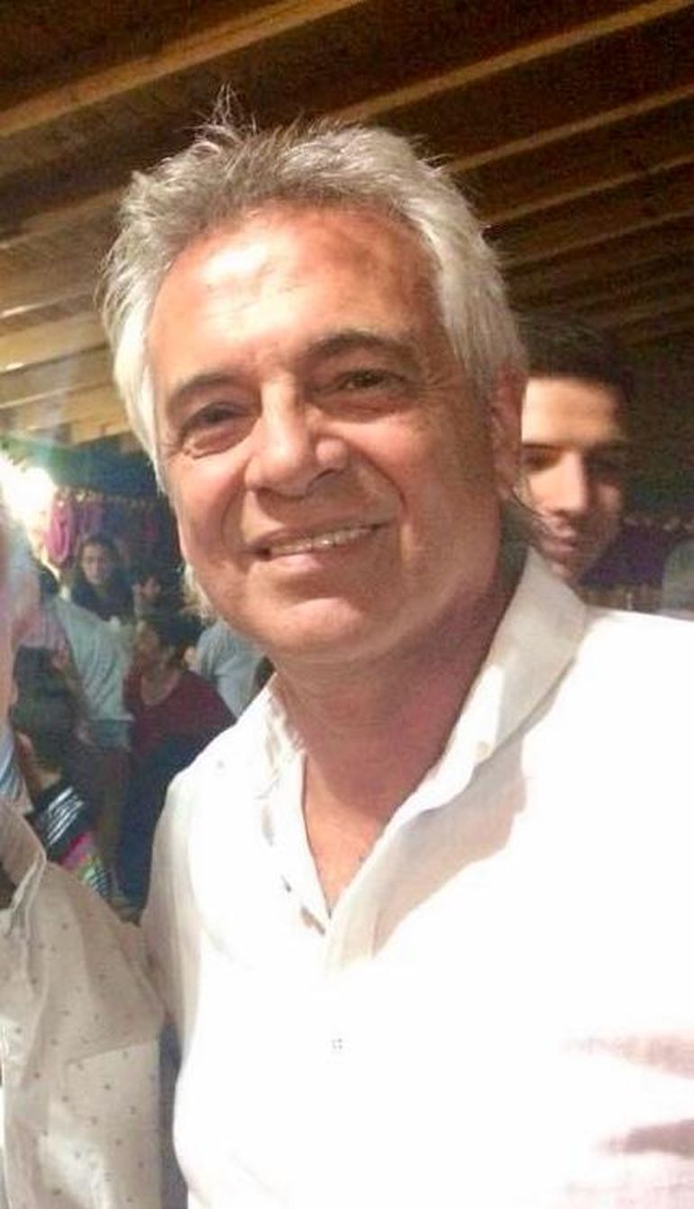 Alejandro Bosaz tenía 66 años y era un conocido comerciante adoptado por Centenario, la ciudad de los pioneros y las manzanas. Alejandro Bosaz tenía 66 años y era un conocido comerciante adoptado por Centenario, la ciudad de los pioneros y las manzanas.