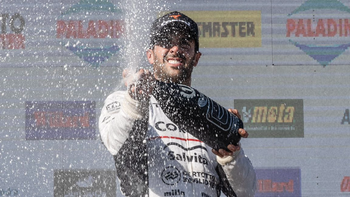 Manu deschorchó en lo más alto d el podio en Posadas. Manu deschorchó en lo más alto d el podio en Posadas.