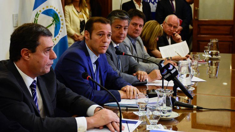 El gobernador Omar Gutiérrez presentó los números del año que viene en obra pública