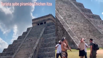 golpean con un palo en la cabeza a un turista por subir a la piramide de chichen itza golpean con un palo en la cabeza a un turista por subir a la piramide de chichen itza