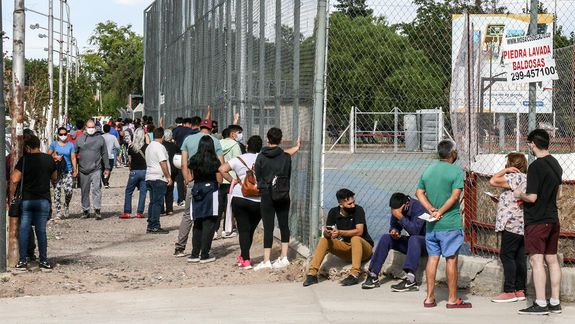 Creció la demanda de testeos privados por las largas filas en el DetectAR