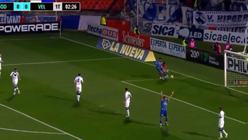 video del blooper del ano: ¡papelon del arquero de velez! video del blooper del ano: ¡papelon del arquero de velez!