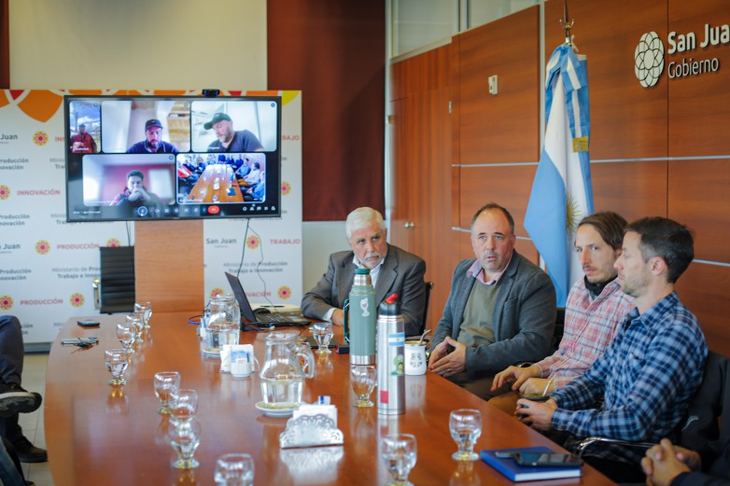 Representantes del sector público y privado acordaron trabajar en conjunto. Representantes del sector público y privado acordaron trabajar en conjunto.