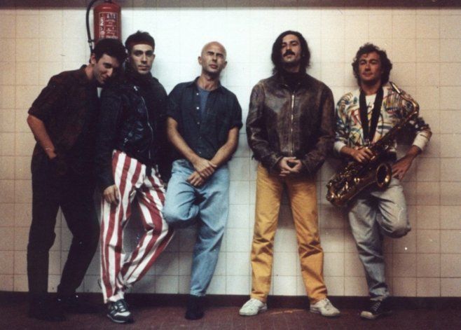 La música de Los Redondos y la voz del Indio empezaban a convocar a miles de ricoteros.